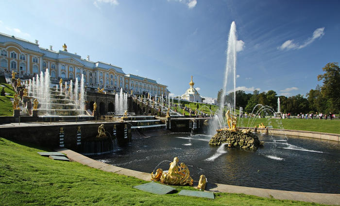 Петербургские дворцы без туалетов и канализации, но с технологиями богов: почему мы ходим в современные музеи, как дикари в космопорт.