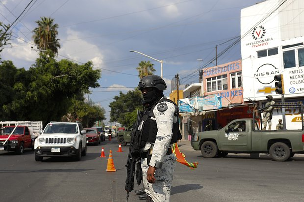 «Ограбления, исчезновения, стрельба». Россияне едут в Мексику, несмотря на войны картелей. Безопасно ли там отдыхать?