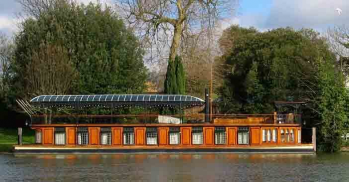 Река, лебеди и шпионы: как плавучий дом стал главной студией Pink Floyd