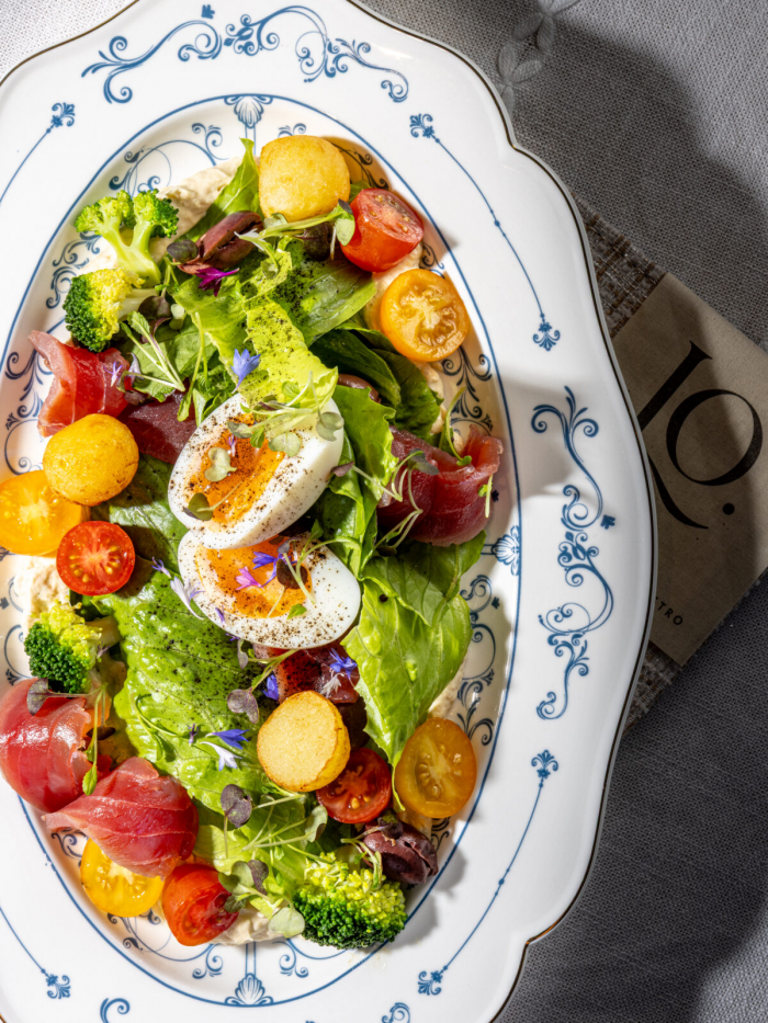 Ренессанс у моря: как знаковые рестораны Сочи переживают новую жизнь