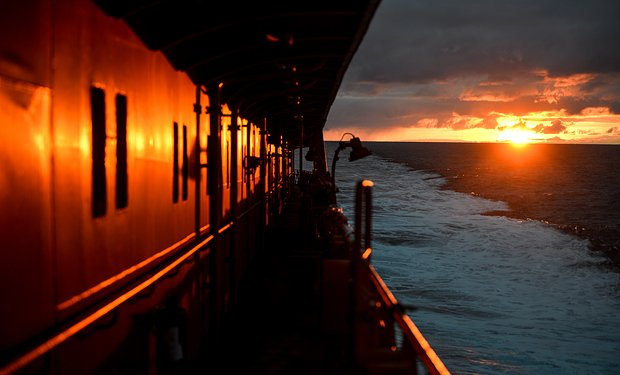 Как необычно встретить Новый год-2026? Идеи для семейного праздника и вечеринки в кругу друзей