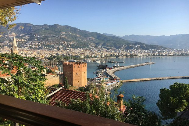 Куда поехать на море в сентябре 2026 года? Лучшие направления для пляжного отдыха в России и за границей