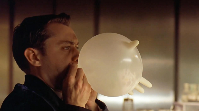 Вещь, которая всегда должна быть с собой в путешествиях, — резиновые перчатки, и вот почему