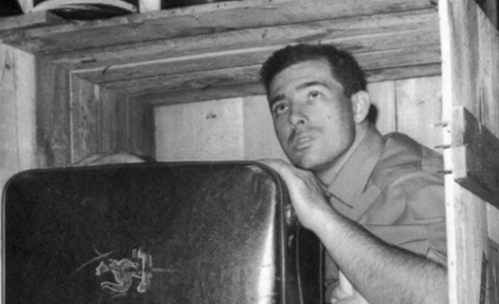 Как отчаявшийся парень преодолел полмира в деревянном ящике, чтобы вернуться домой