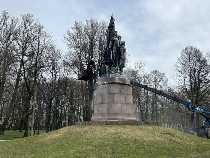 В этом сезоне в Петербурге промоют не менее 60 памятников