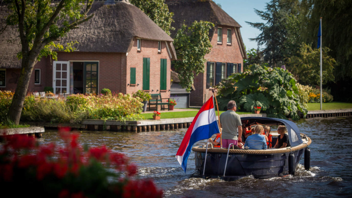 Пешком, на лодке или на осле: 9 мест, где нельзя ездить на машине