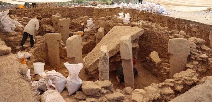 В Гёбекли-Тепе нашли старейшую каменную статую человека. Ей около 12 000 лет