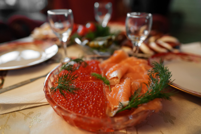 Гастрокритик Гермут призвала приготовить закуску с белой рыбой к Новому году