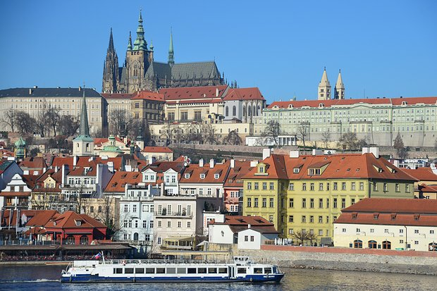 Однодневные путешествия помогли женщине справиться с бессонницей. Как короткие поездки стали новым трендом у туристов?
