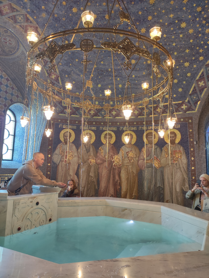 Вся итальянская делегация открыла рот: "Не могли русские такое сделать!" В Крыму из 100 миллионов кусочков построили 8-е чудо света.