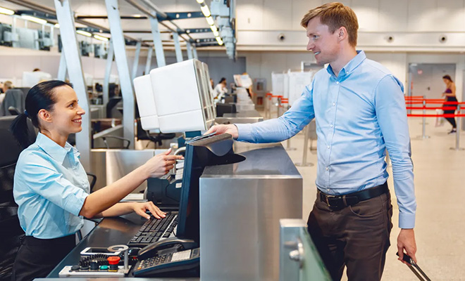 Таможенник рассказал, как устроена работа по досмотру в аэропорту и как люди пытаются обмануть датчики