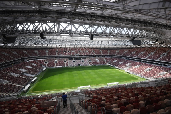 Метро, МГУ и Мосфильм: куда отправиться на экскурсию в Москве?