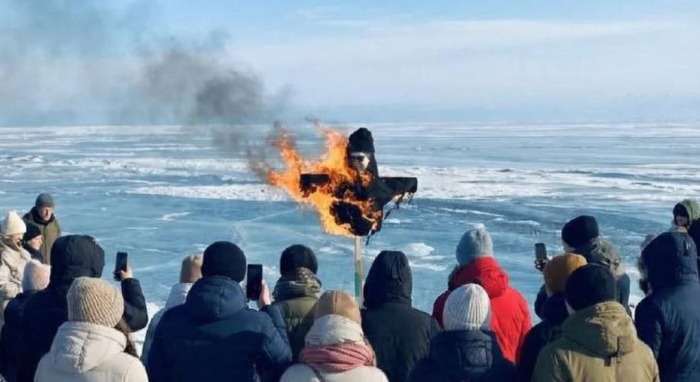 На Байкале сожгли чучело певца Shaman после его поездки на озеро. Видео