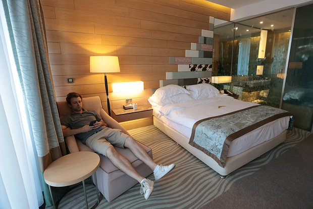 «Выбирают отдых в одиночестве и тишине» Россияне увлеклись «сонным туризмом». Где им спится лучше всего?