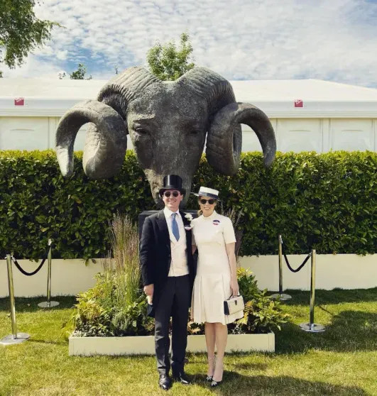 Постоянно плачет и не может смириться: инсайдер рассказал, как принцесса Беатрис переживает скандал вокруг принца Эндрю