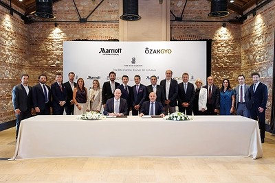 Marriott International и Özak GYO подписали соглашение об открытии курорта Ritz-Carlton на лучшем месте на побережье Турции в Кемере, Анталия