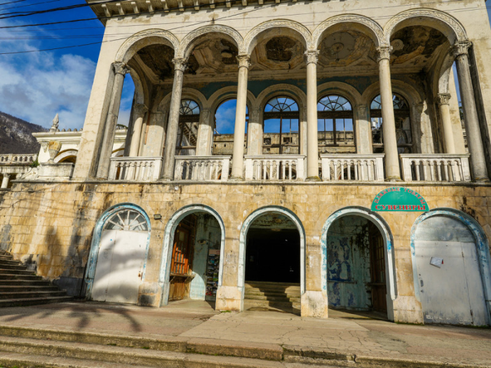 Заброшенная и ненужная Абхазия. Запущенное наследие СССР...