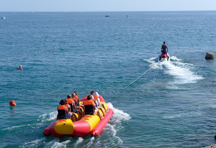 Куда поехать на море в сентябре 2026 года? Лучшие направления для пляжного отдыха в России и за границей