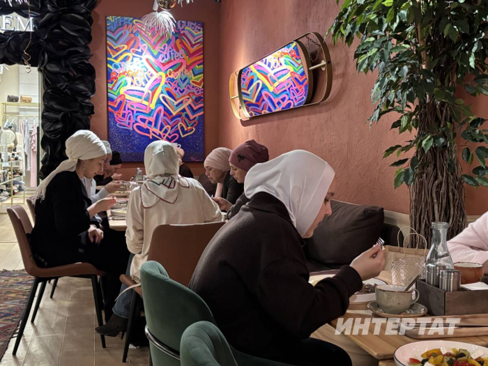 «Рәхәтләнеп бергә авыз ачтык»: Казанның 10 туклану ноктасында хәйрия ифтары узды