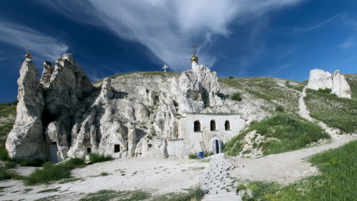 7 пещерных монастырей в России