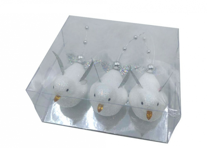 Тренд на уродливость дошел до новогодних игрушек в Петербурге