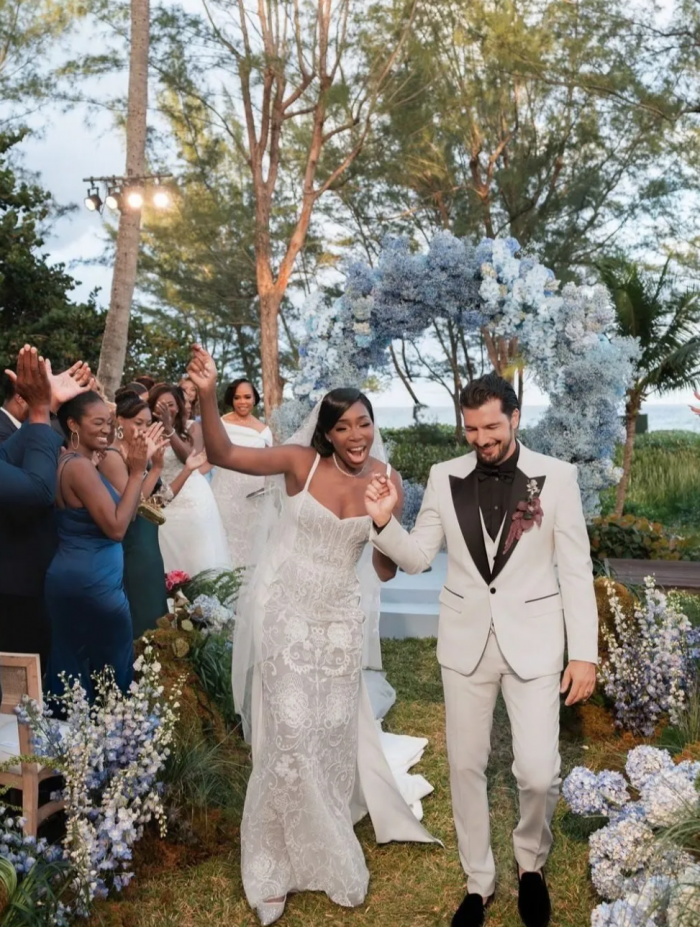 Сменила 10 платьев и получила яхту в подарок от сестры: как прошла свадьба теннисистки Винус Уильямс