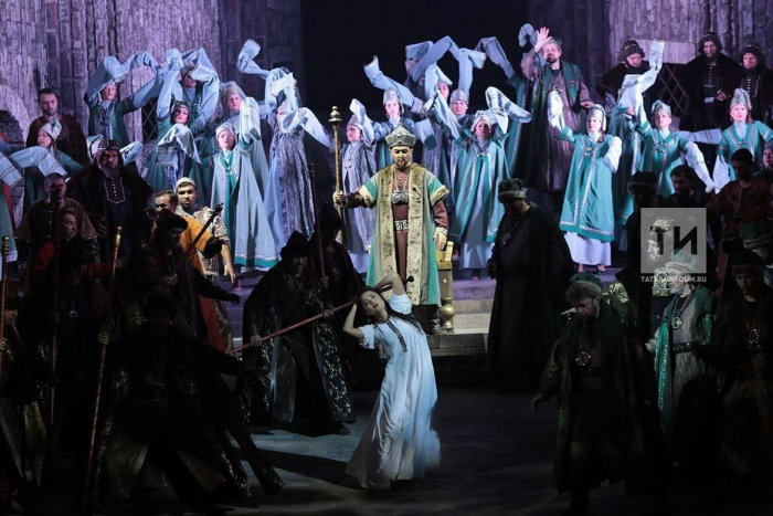 «Продюсер кулында кол булудан курыктым»: Опера сәхнәсеннән КамАЗга утырган Рәфкать язмышы