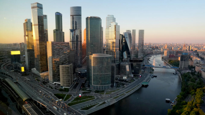 Смертельно опасная экскурсия: охранники Москва-Сити продают доступ на крыши