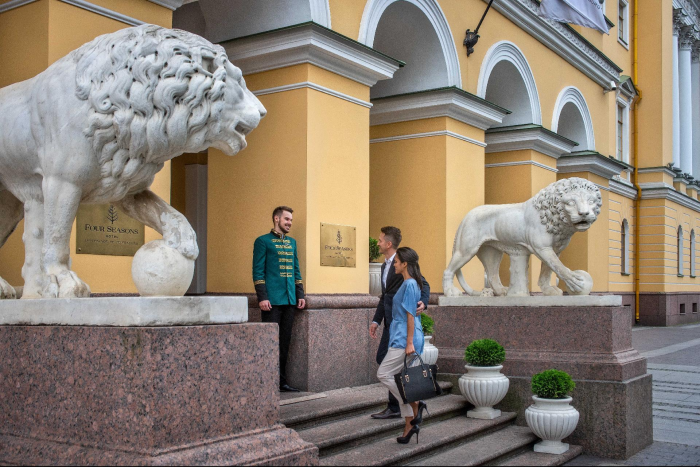 Как выглядит номер в Санкт-Петербурге за 400 тысяч руб., в котором будут жить Канье Уэст и Бьянка Цензори