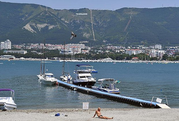 Где недорого отдохнуть на море в России летом 2026 года: лучшие курорты, цены, как добраться