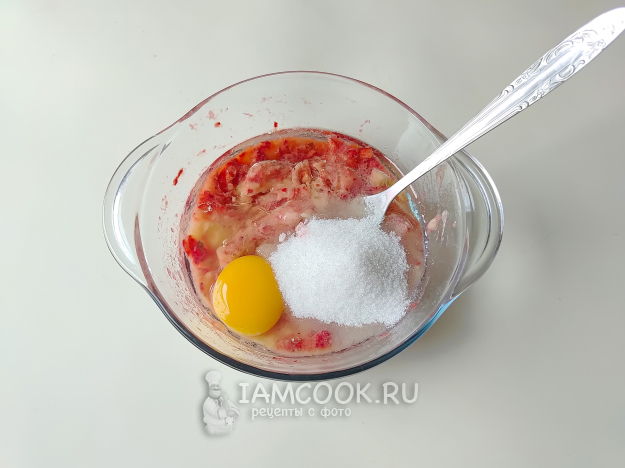 Венские вафли с бананом и клубникой