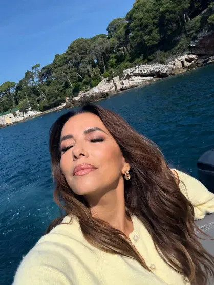 Как Дженнифер Лопес, Кристина Орбакайте, Илон Маск, Селена Гомес и Надежда Оболенцева отметили День Благодарения