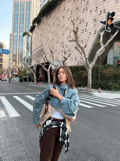 Курс на Восток: Ксения Собчак, Полина Киценко и Аврора Киба проводят время в Китае, а девушка Павла Дурова посетила Токио