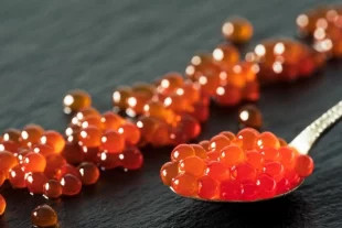 Как отличить поддельную красную икру?