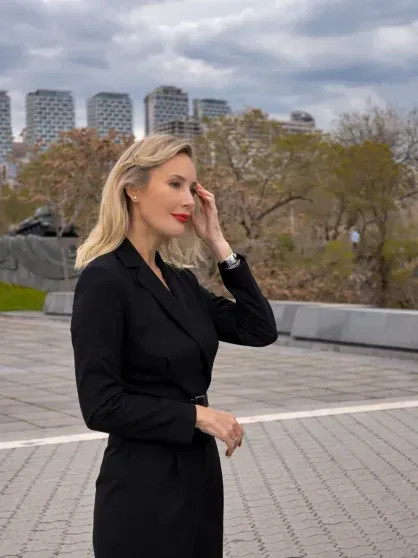 Круизы, бикини и выставки: где и как отдыхают Ксения Собчак, Кристина Романова с детьми, Виктория Лопырёва, Екатерина Климова и жена миллионера Инесса Шевчук