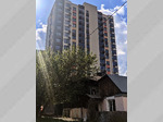 Городские контрасты. Как старинные "избушки" Барнаула уходят в тень современных высоток