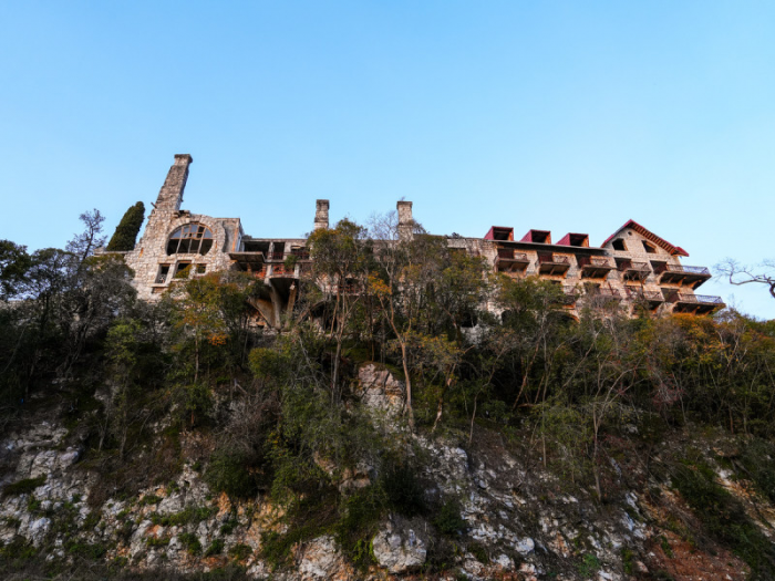 Заброшенная и ненужная Абхазия. Запущенное наследие СССР...