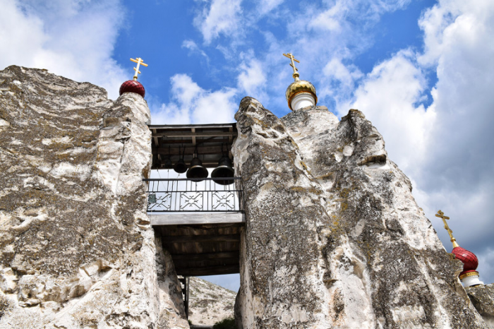 7 пещерных монастырей в России