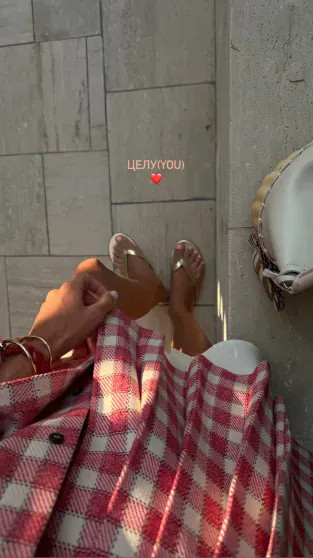 Стеша Маликова снялась в бикини на фоне критики "мужеподобной" фигуры и подозрений в анорексии