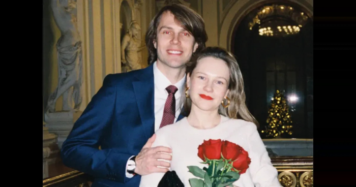 Художница Маша Янковская показала новые фото со свадьбы с возлюбленным, от которого ждёт ребёнка