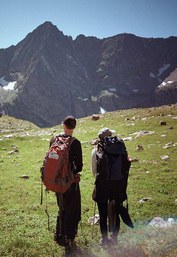 Почему в горах люди обычно здороваются друг с другом
