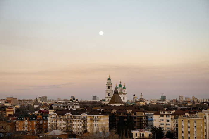 Звезды на фасаде, смыслы — на крыше: как отель возвращает Астрахани идентичность