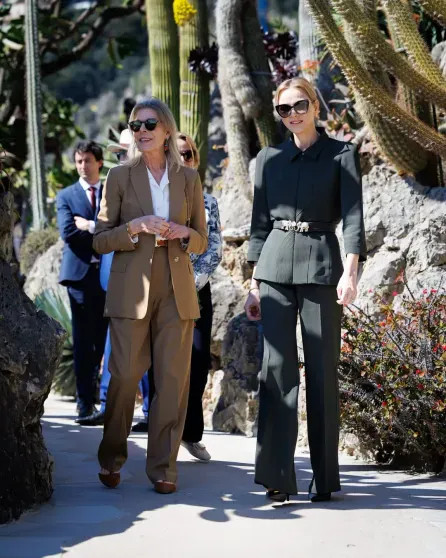 Княгиня Монако Шарлен, князь Альбер II и принцесса Каролина посетили Экзотический сад в Монако