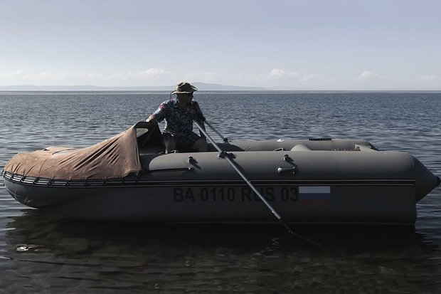 «Моих родных забрало море» Россиянин чудом выжил после 67 дней морского дрейфа на лодке. За что его хотят посадить на три года?