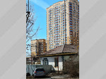 Городские контрасты. Как старинные "избушки" Барнаула уходят в тень современных высоток