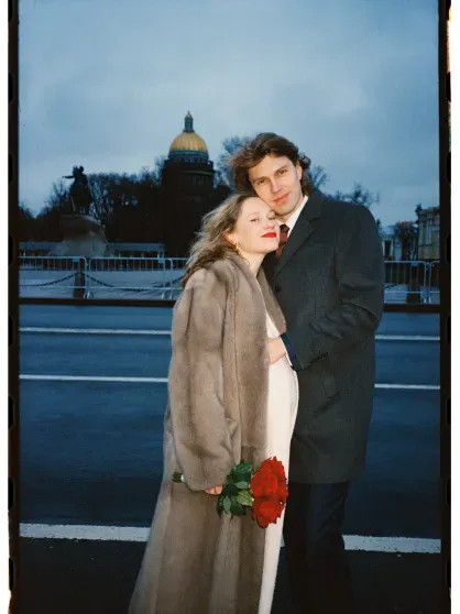 Художница Маша Янковская показала новые фото со свадьбы с возлюбленным, от которого ждёт ребёнка