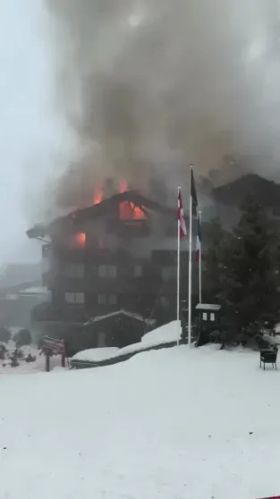 В Куршевеле сгорел отель с бутиком "Рандеву", где прошла скандальная вечеринка с российскими звёздами