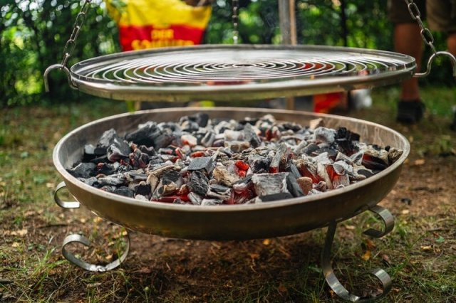 Мангальная зона – одно из самых любимых многими дачниками мест на участке