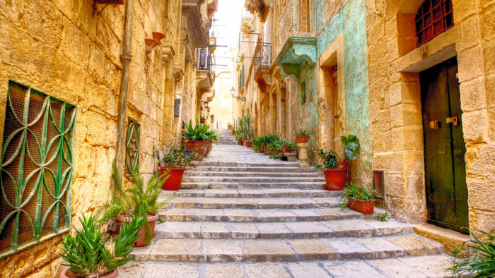 Пешком, на лодке или на осле: 9 мест, где нельзя ездить на машине