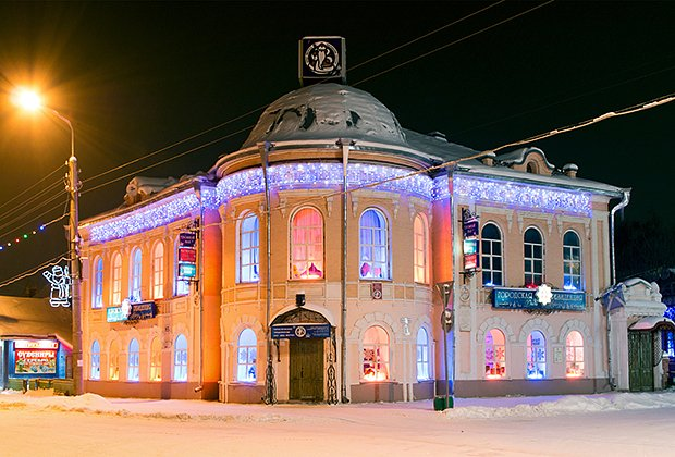 Резиденция Деда Мороза в Великом Устюге: как добраться, что посмотреть, сколько стоит поездка на Новый год — 2026